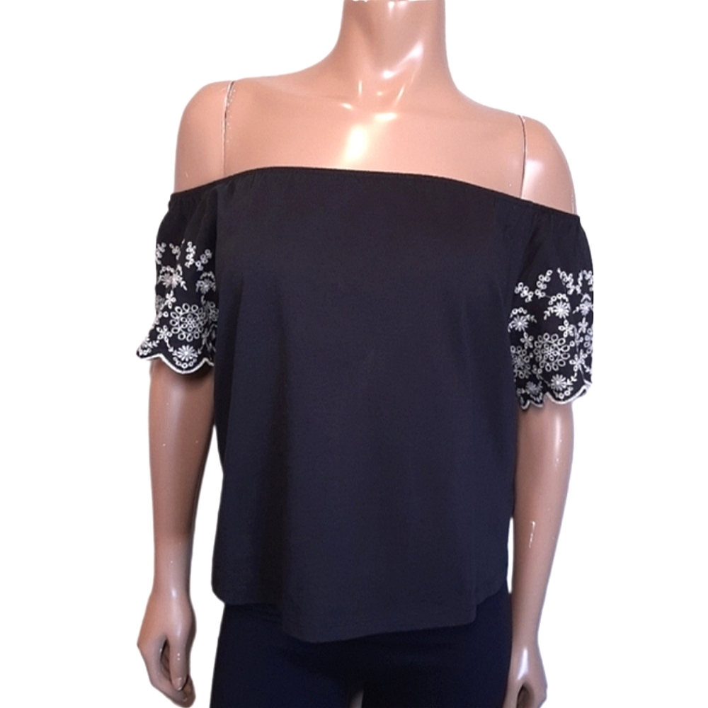 H&M Off Shoulder Top Crochet Eyelet Bell Sleeve Black Womens Size XS